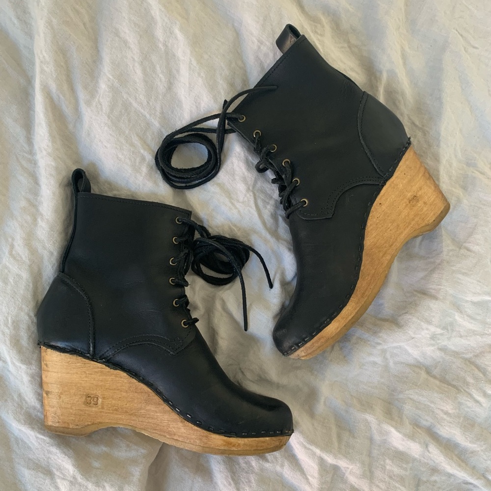 No 6 black wedge lace-up clogs wood heel